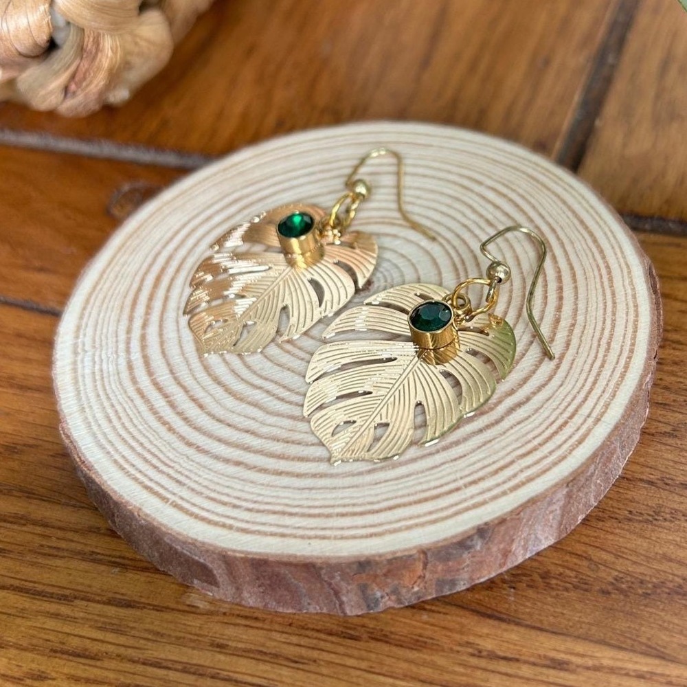 Monstera Leaf Earrings Gold Tone Dangle‎ Drop Earrings with Green Stone